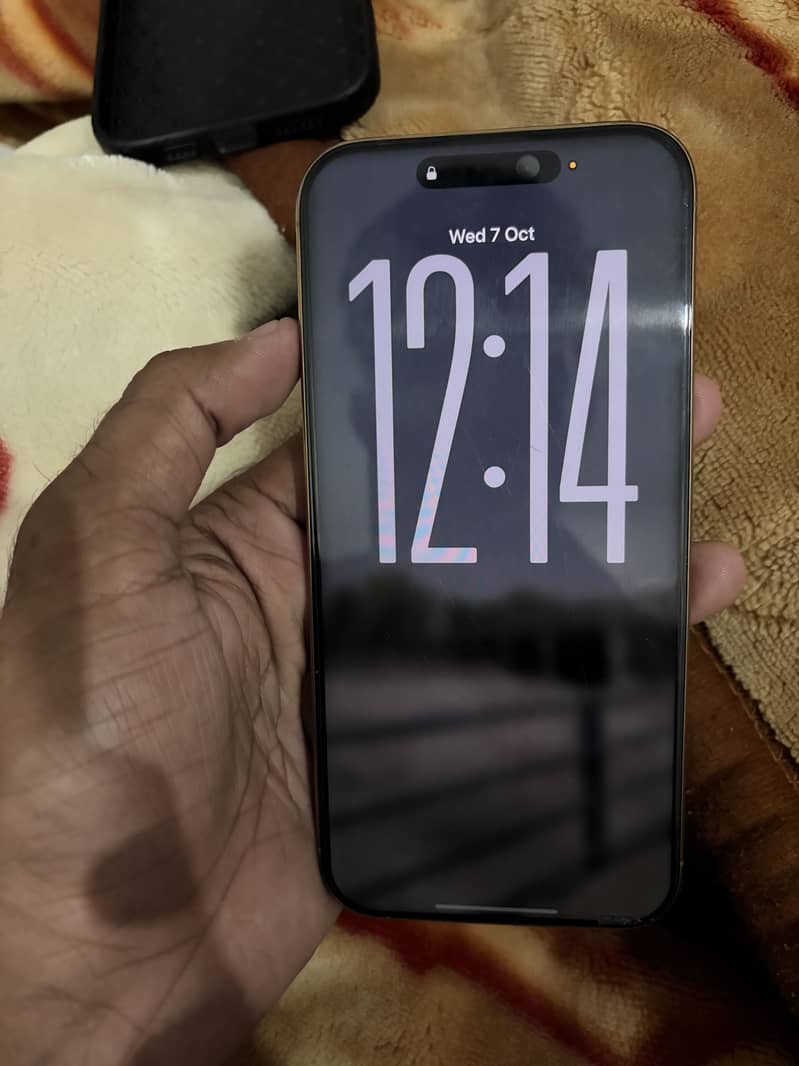 Apple iPhone 16 Pro Max 4