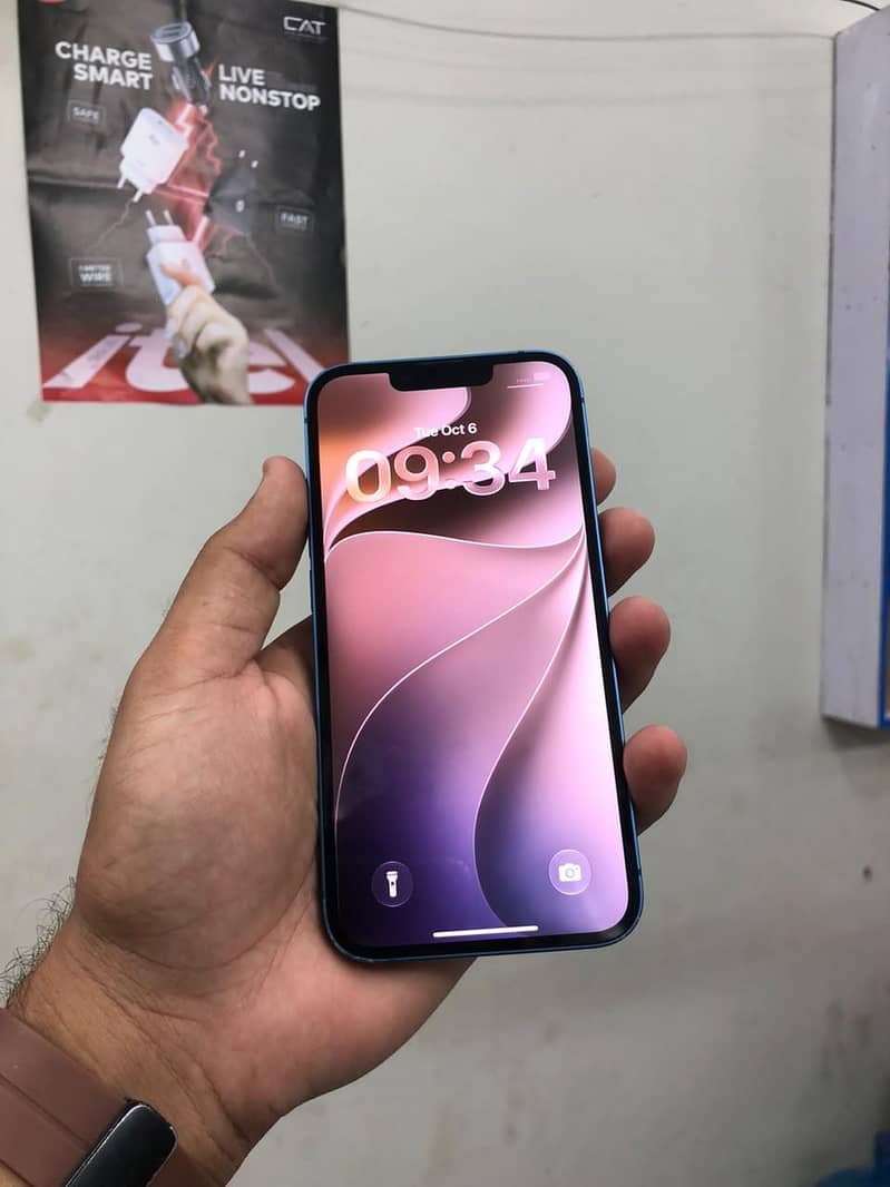 Apple iPhone 13 1
