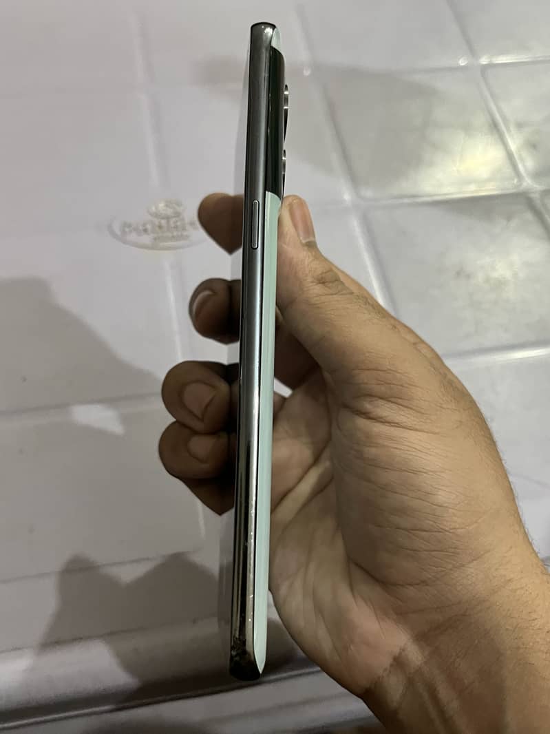 One Plus 10T 5