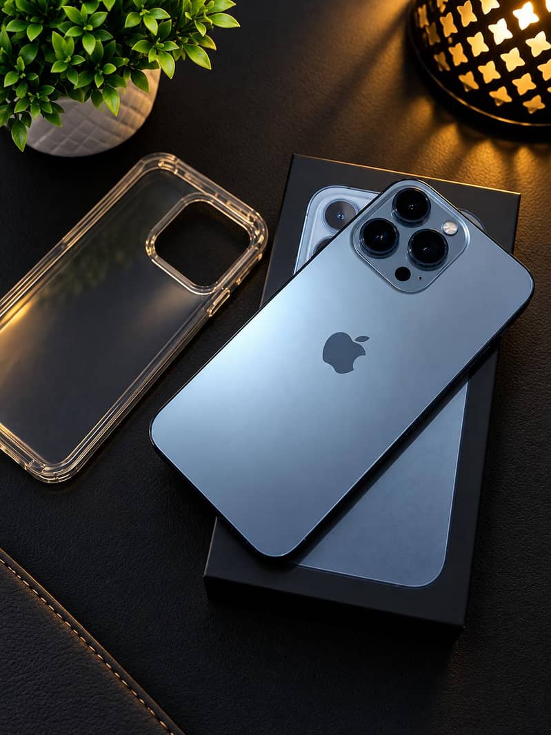 Apple iPhone 13 Pro Max 0
