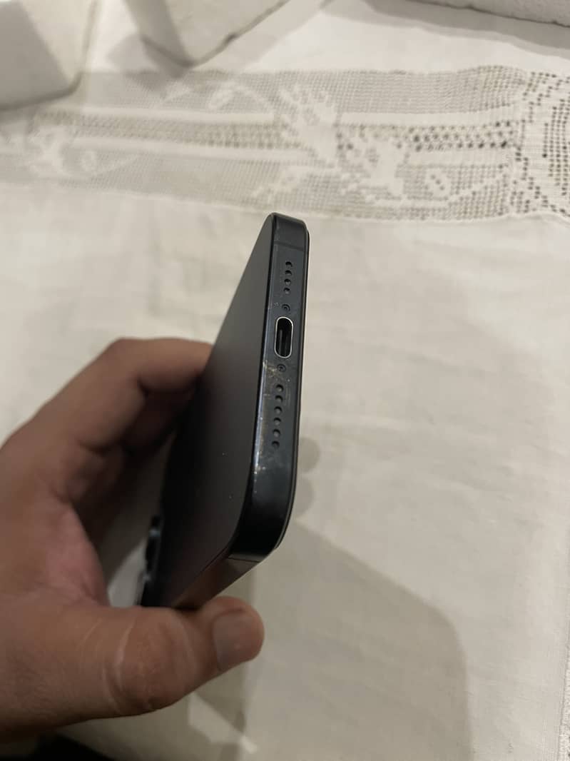 Apple iPhone 15 Pro Max 5