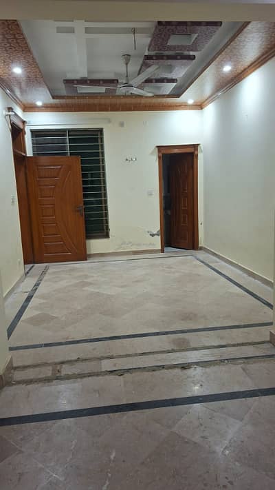 tarlai kalan 5marla first floor house for rent with boring