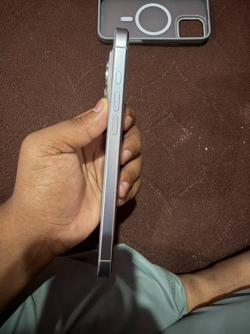iphone 16 pro max 1