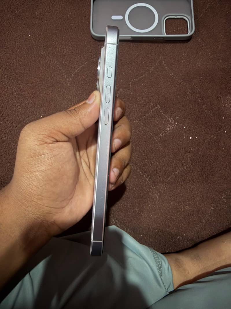 iphone 16 pro max 8