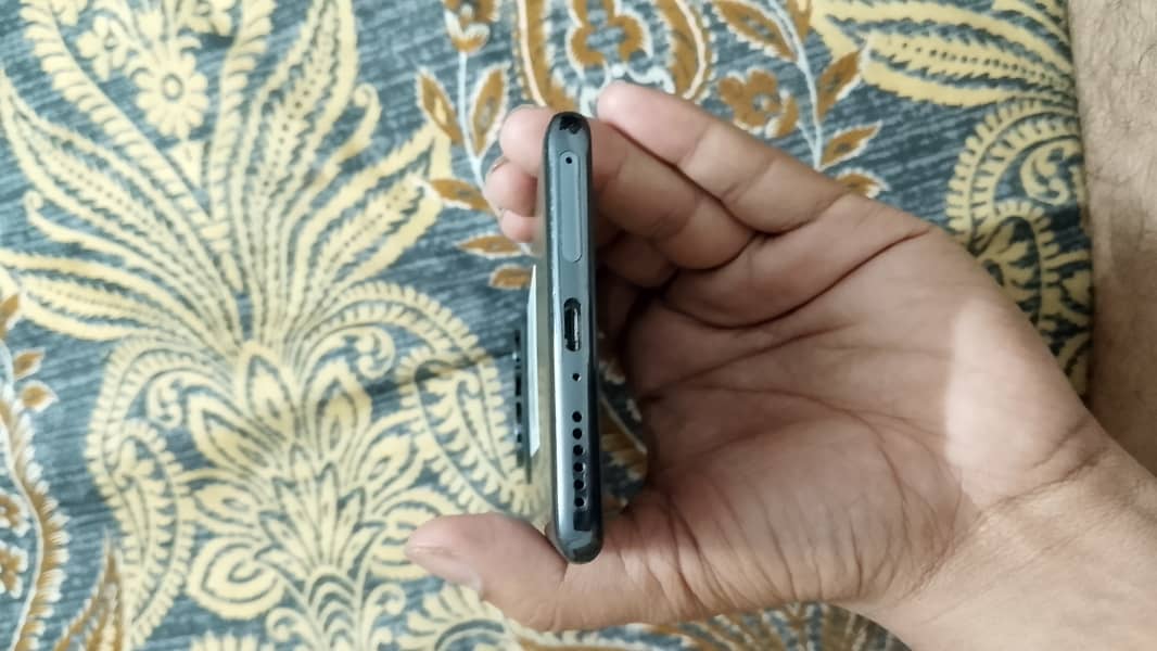 Xiaomi Redmi Note 14 Pro 4
