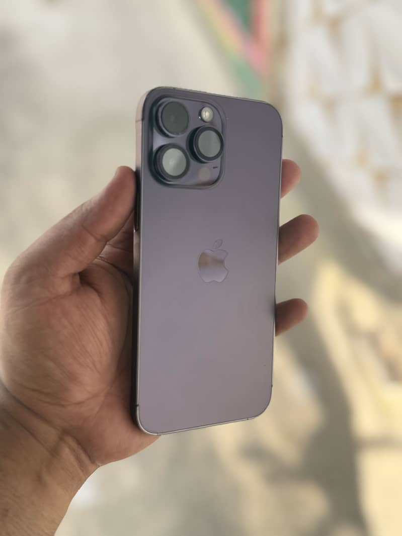 Apple iPhone 14 Pro Max 1