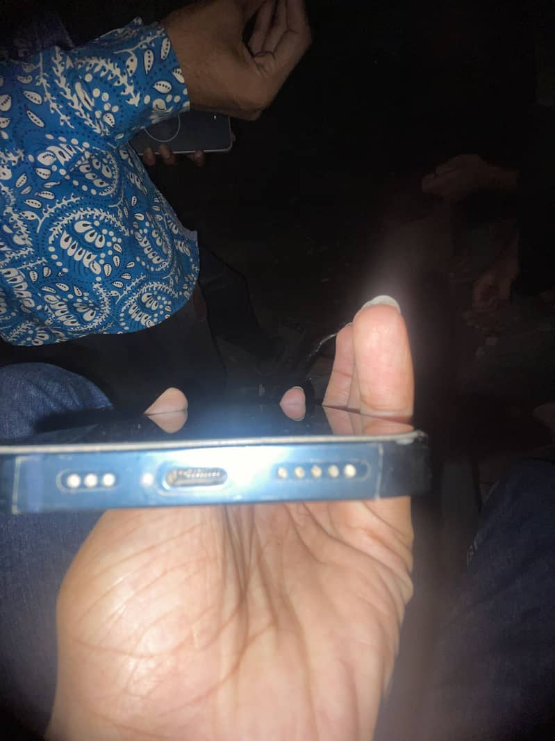 Apple iPhone 14 3