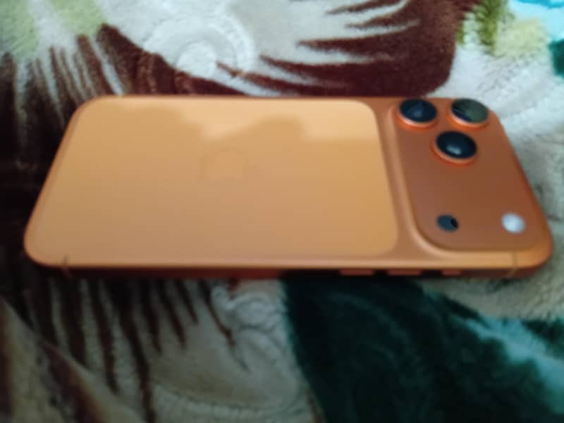 Apple iPhone 17 Pro Max 2