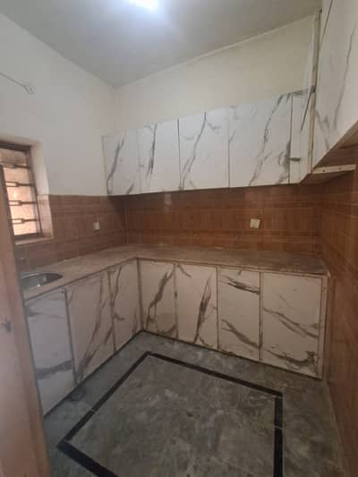 4marla ground floor house avaible for rent with gas