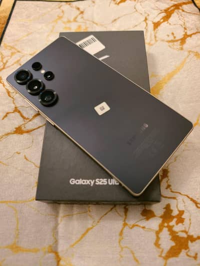 Samsung Galaxy S25 Ultra in excellent condition.  512GB Storage