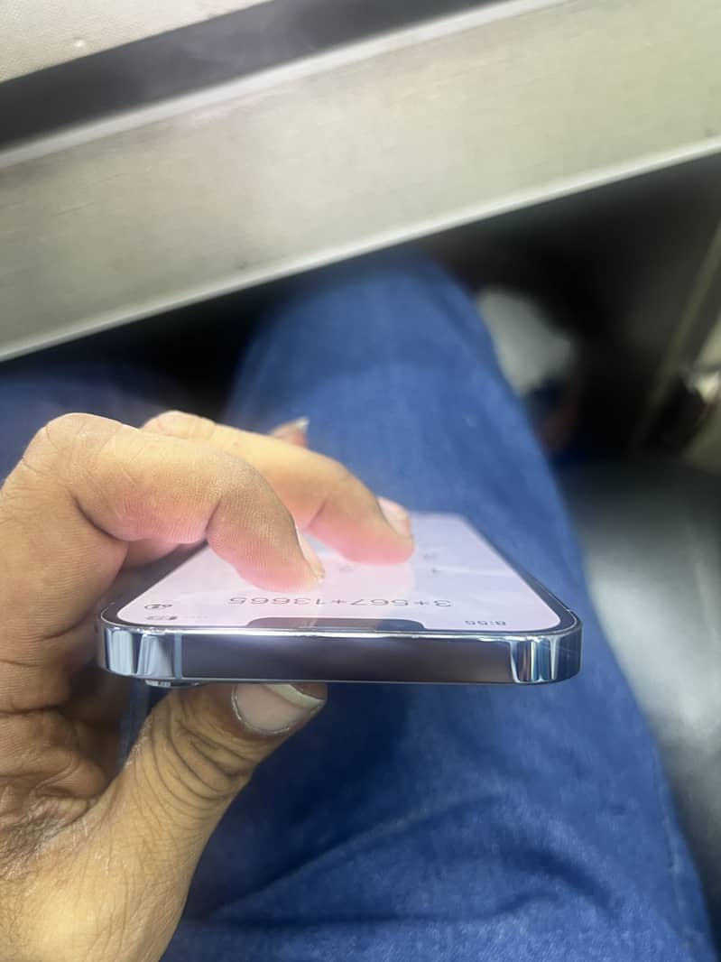 Apple iPhone 13 Pro Max 4
