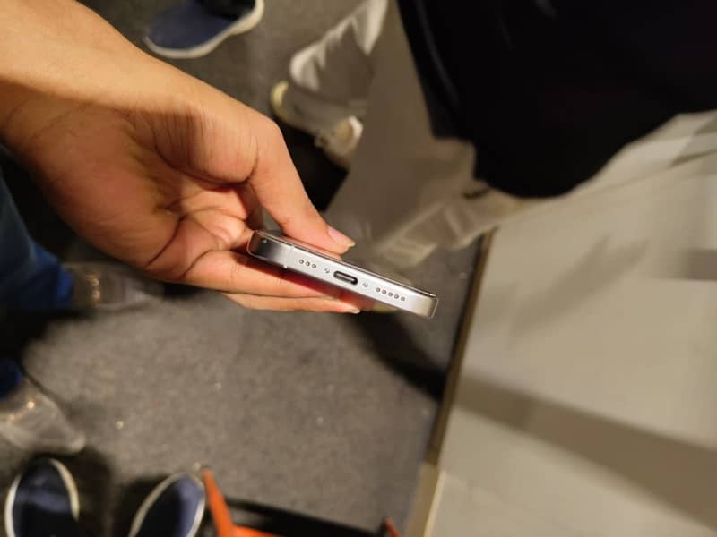 Apple iPhone 16 Pro 4