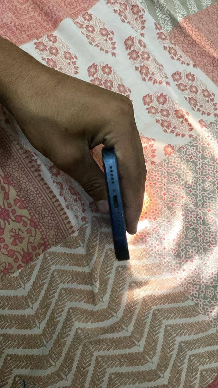 Apple iPhone 13 3