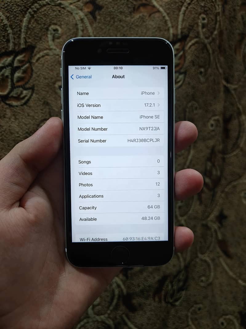 Apple iPhone SE 2 4