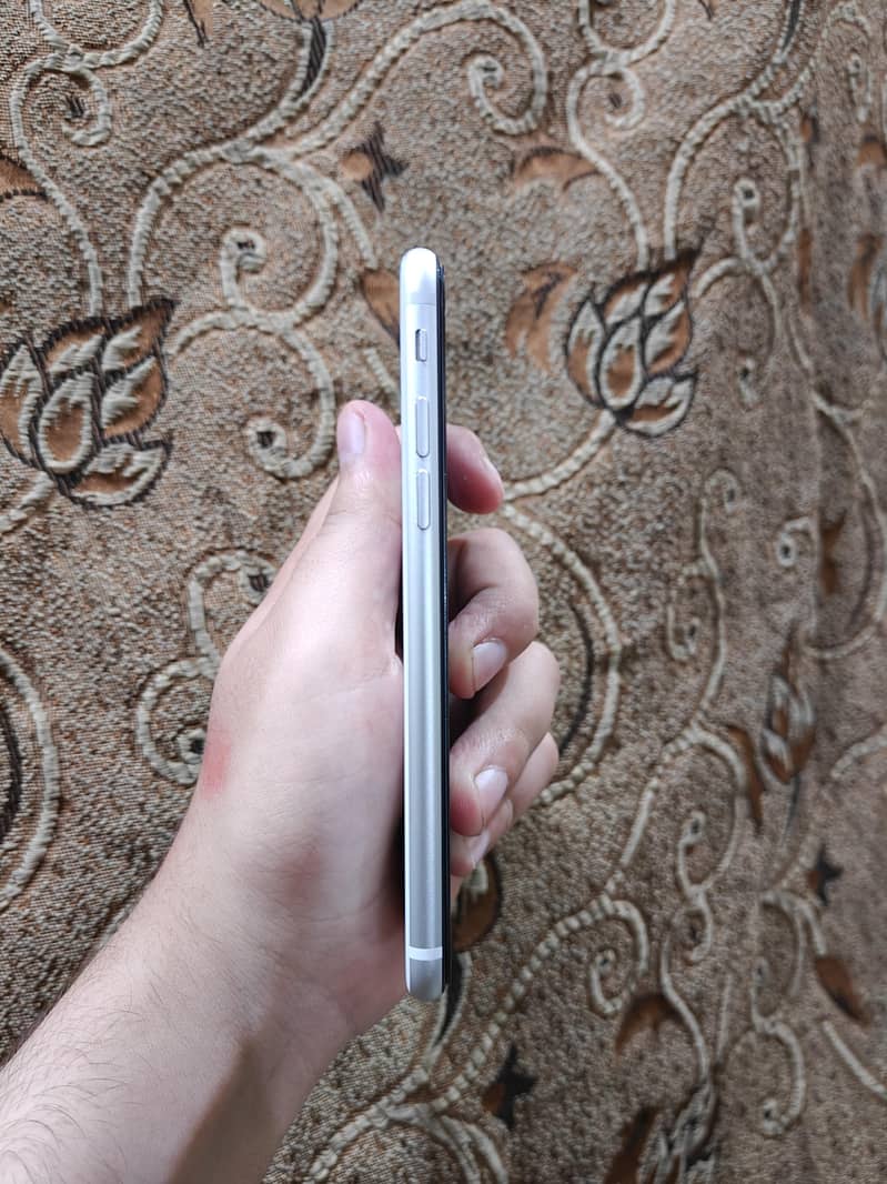 Apple iPhone SE 2 8