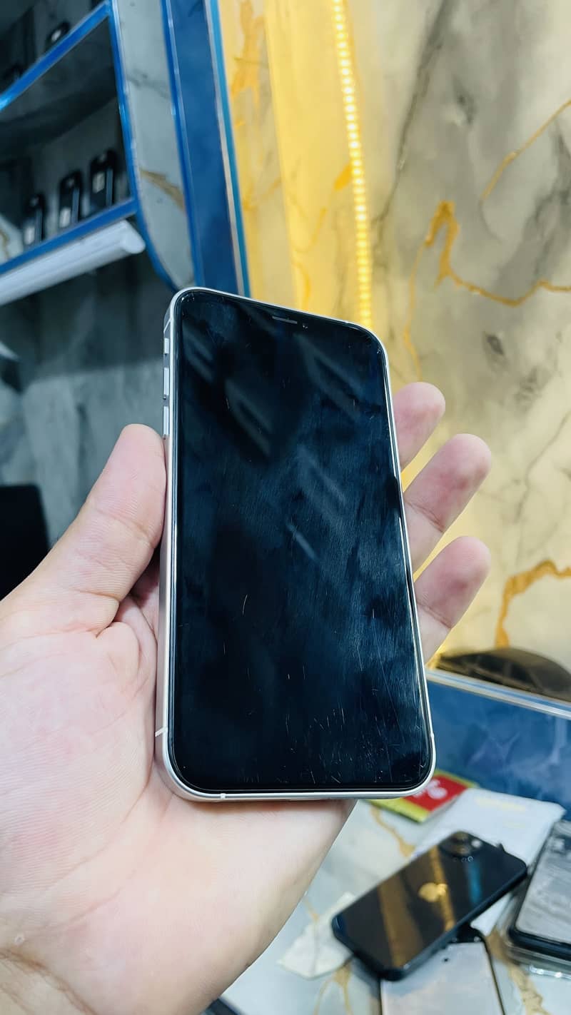 Apple iPhone XR 3