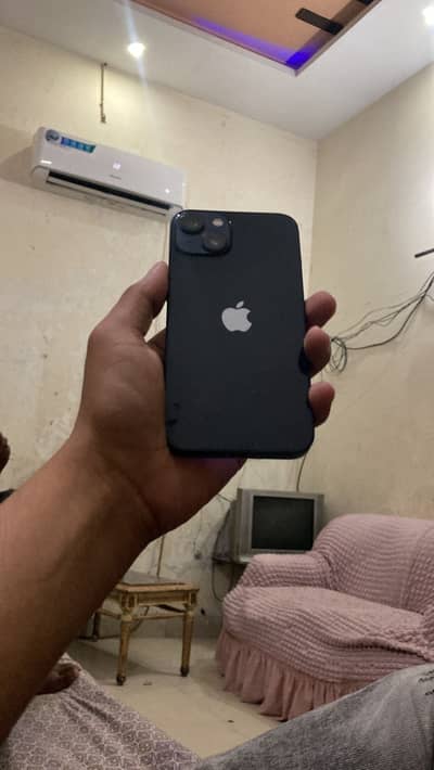 Apple iPhone 13