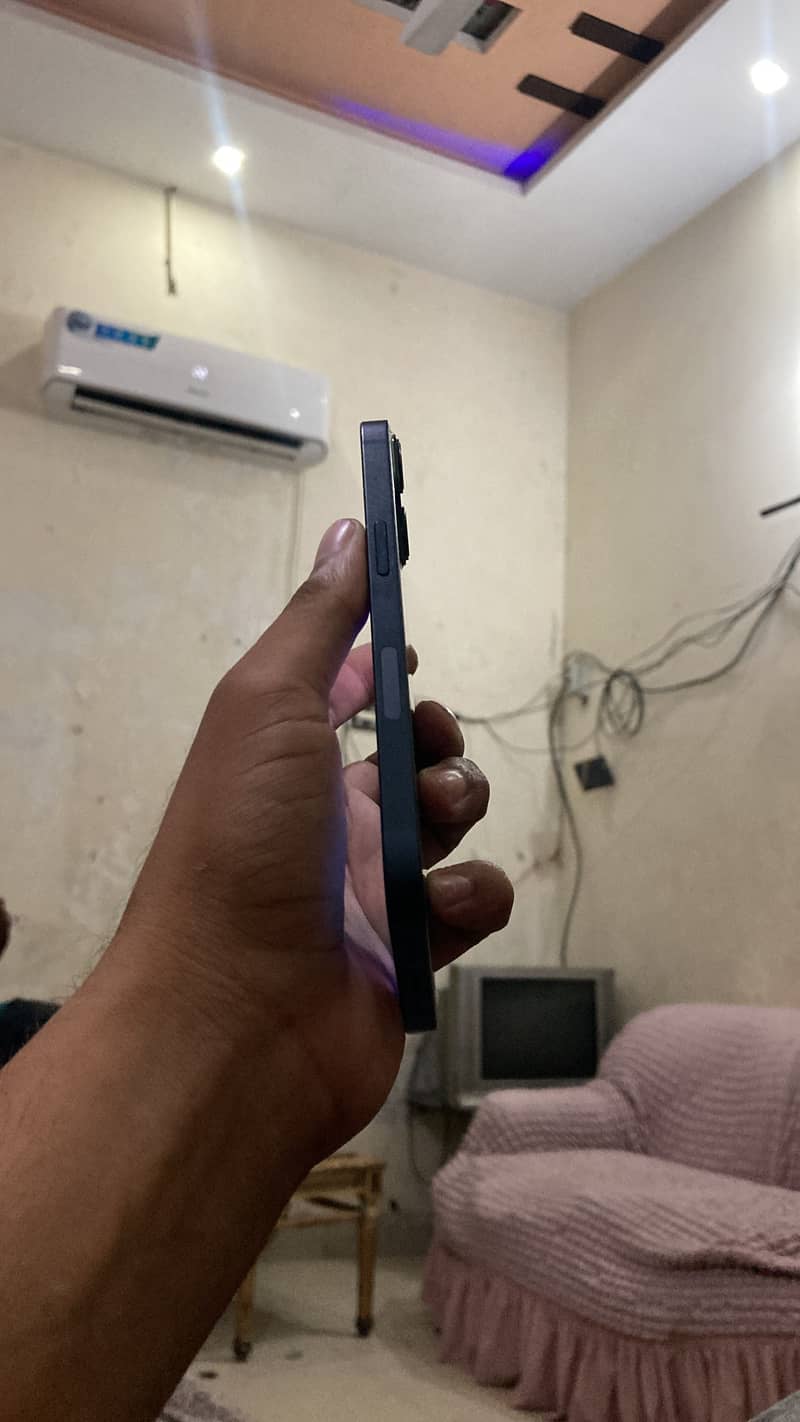 Apple iPhone 13 1