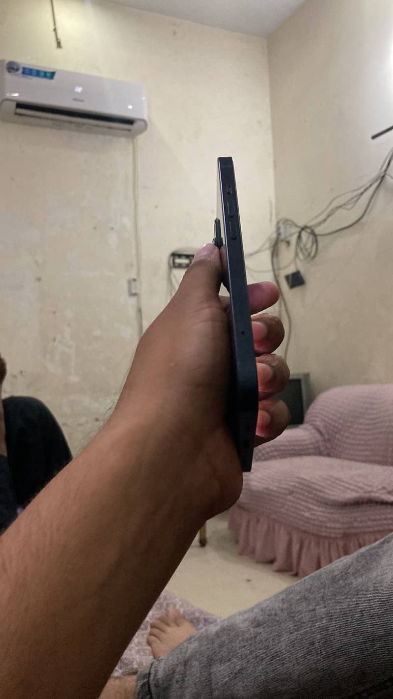 Apple iPhone 13 3