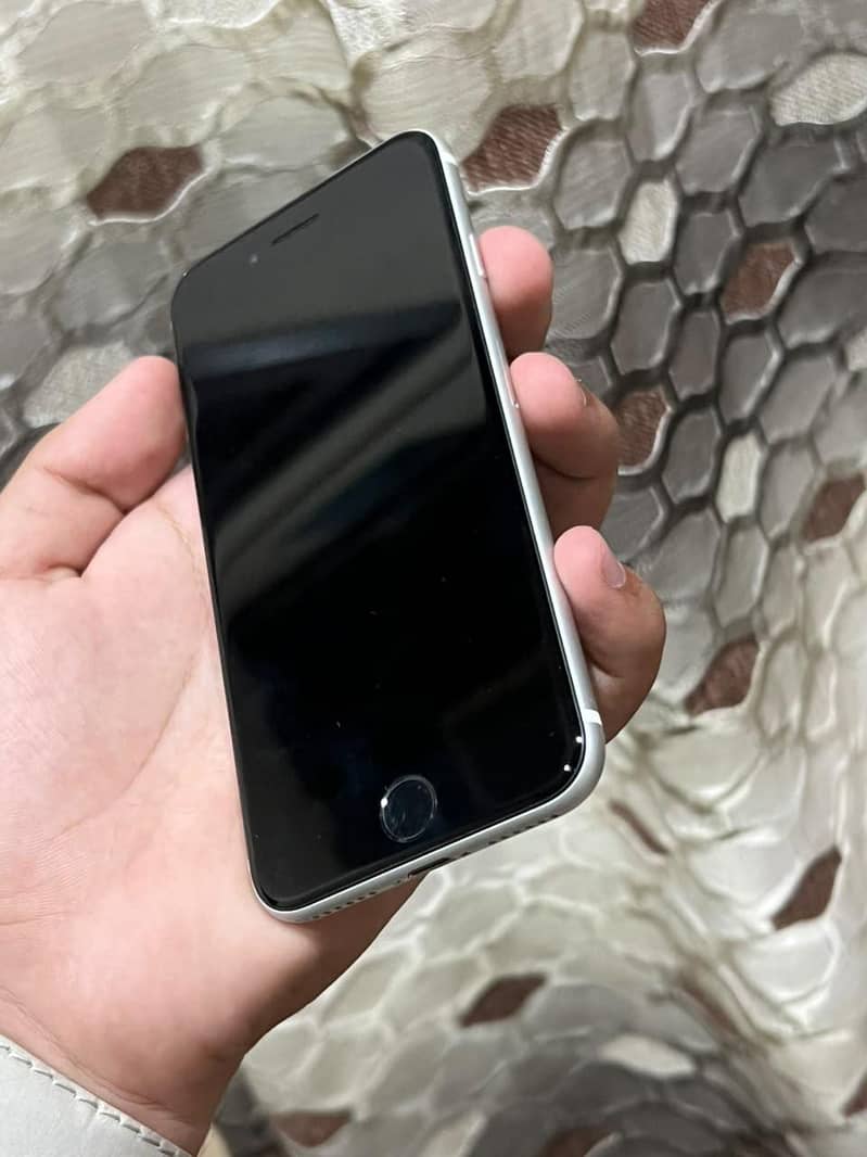 Apple iPhone SE 4