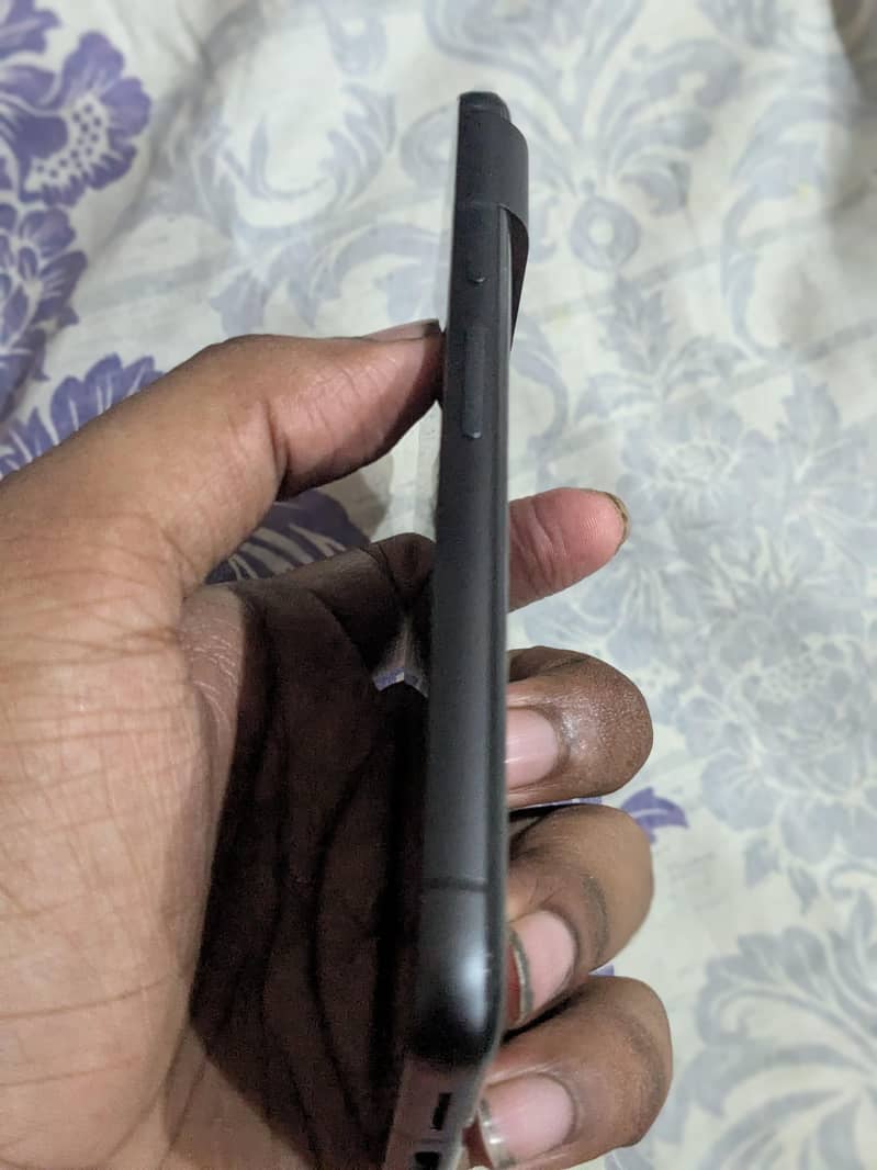 Google Pixel 8 4