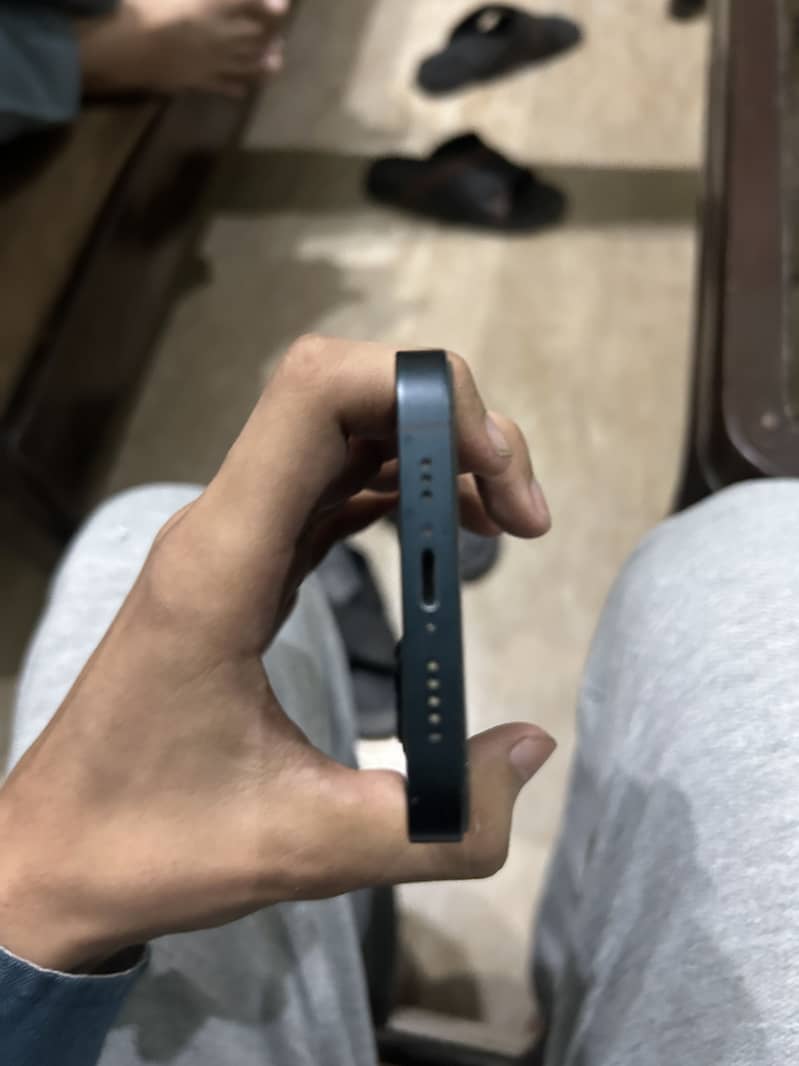 Apple iPhone 14 3