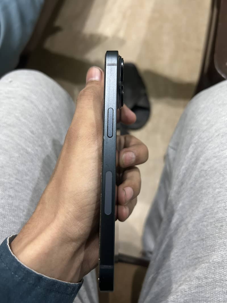 Apple iPhone 14 5