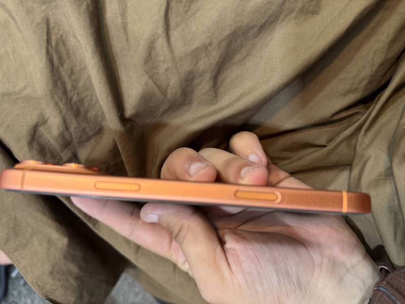 Apple iPhone 17 Pro Max 2