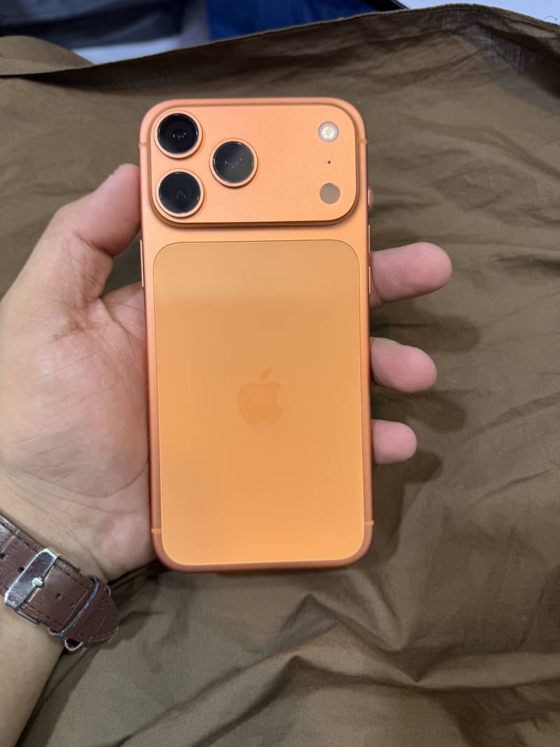 Apple iPhone 17 Pro Max 3