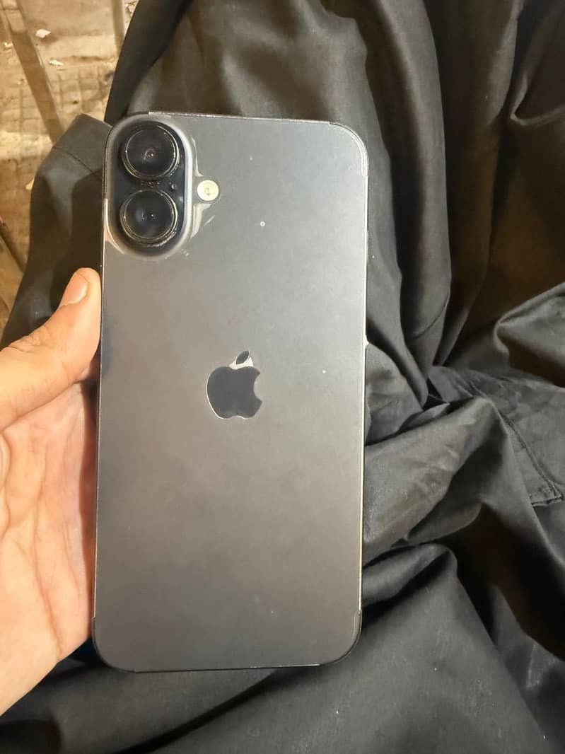 Apple iPhone 16 Plus 2