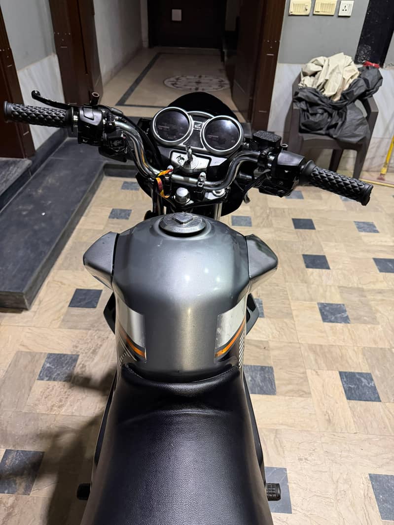 Honda CB150f 1