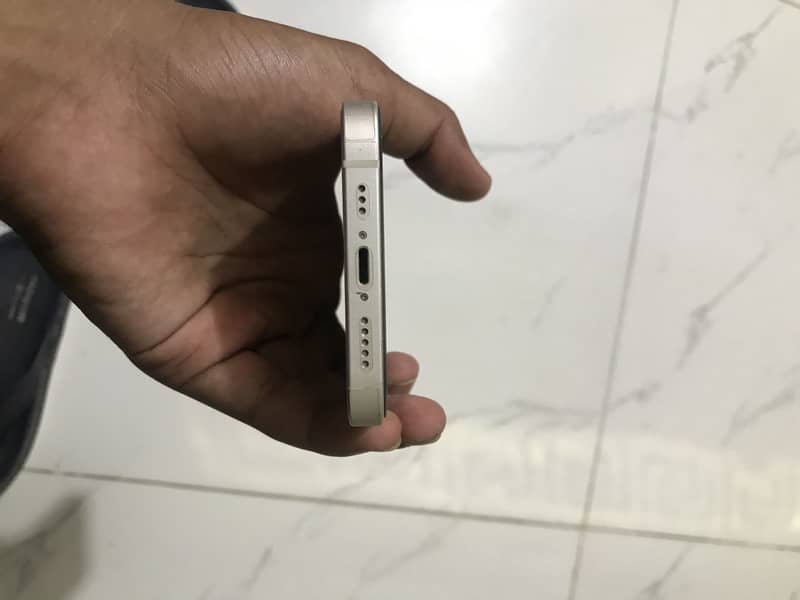 Apple iPhone 13 2