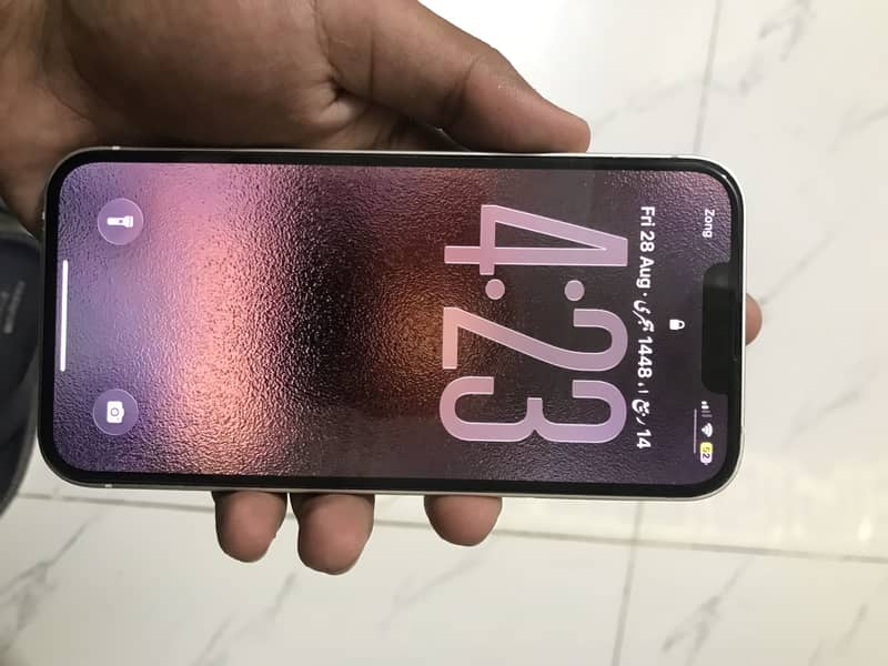 Apple iPhone 13 4