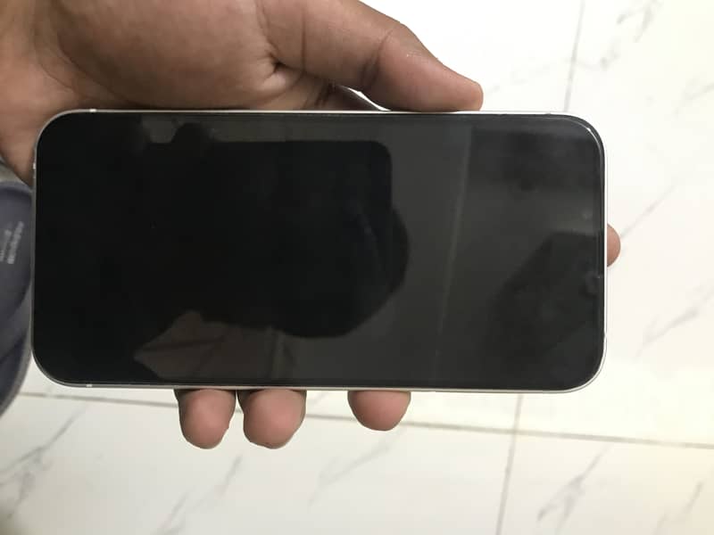 Apple iPhone 13 5