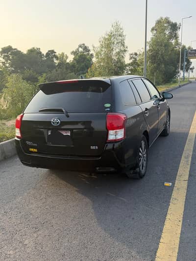 Toyota Corolla Fielder 2013
