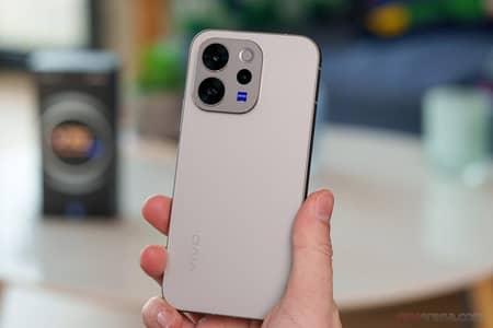 Vivo V70 5G 12/512 gb