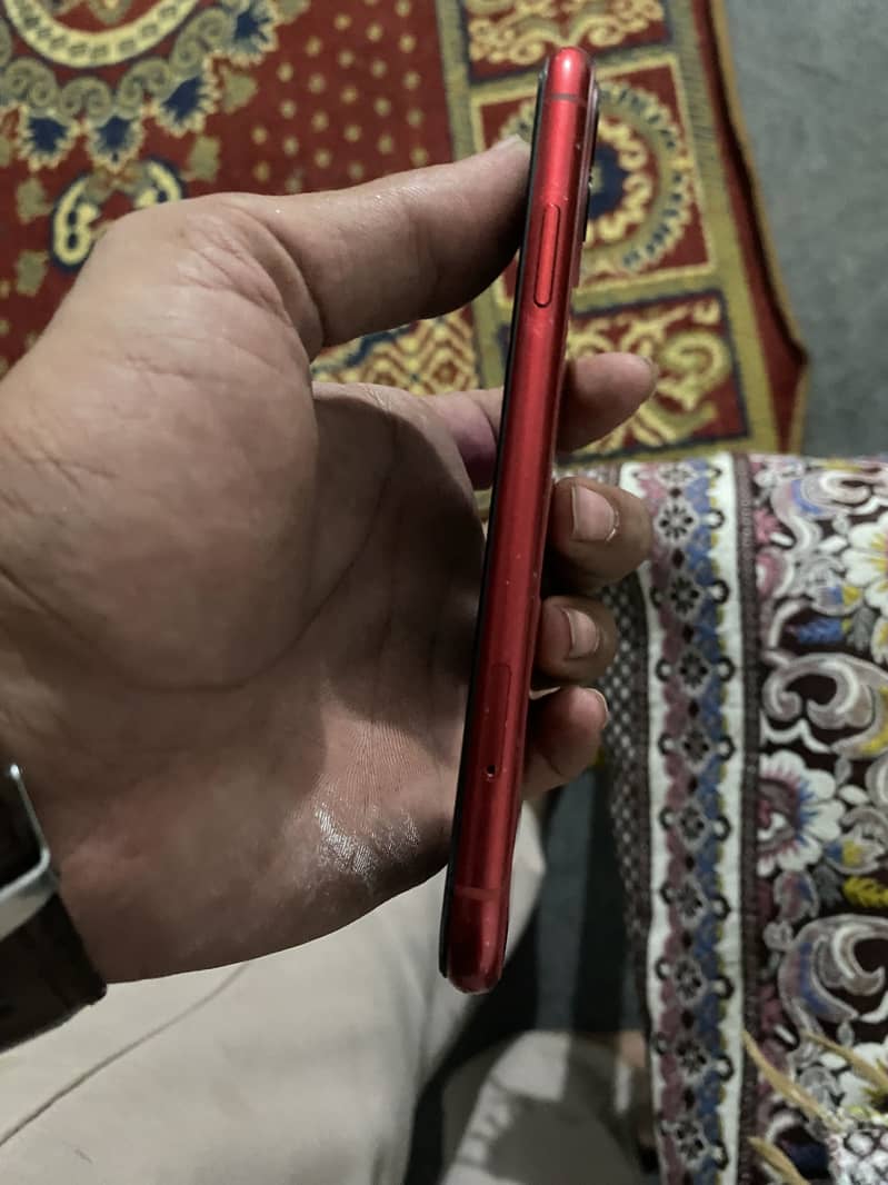 Apple iPhone 11 3