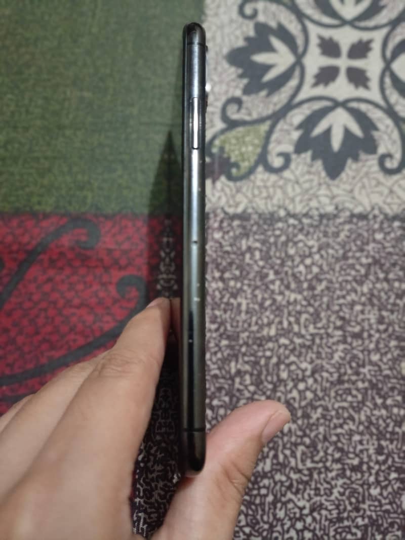 Apple iPhone XS 6
