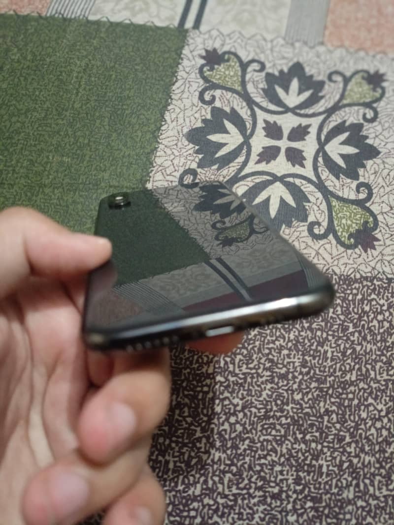 Apple iPhone XS 7