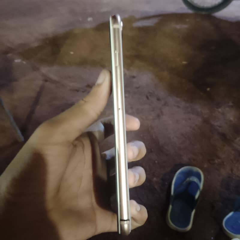 Apple iPhone 8 Plus 1