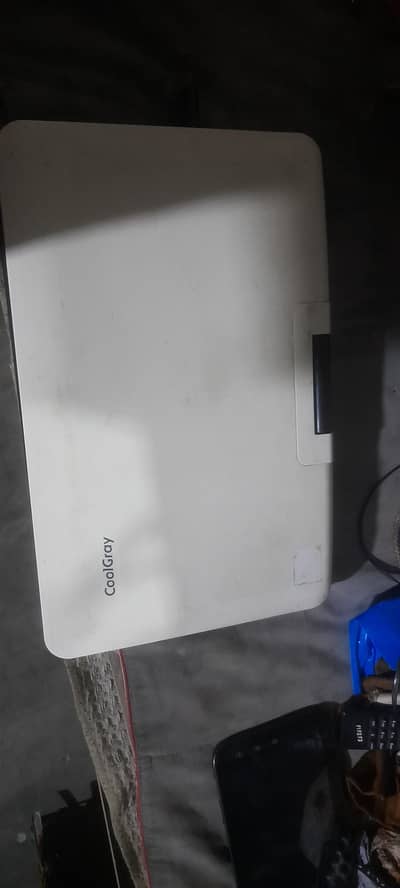 17 inch DVD PLAYER AND DISH RECEVAR USB PORT