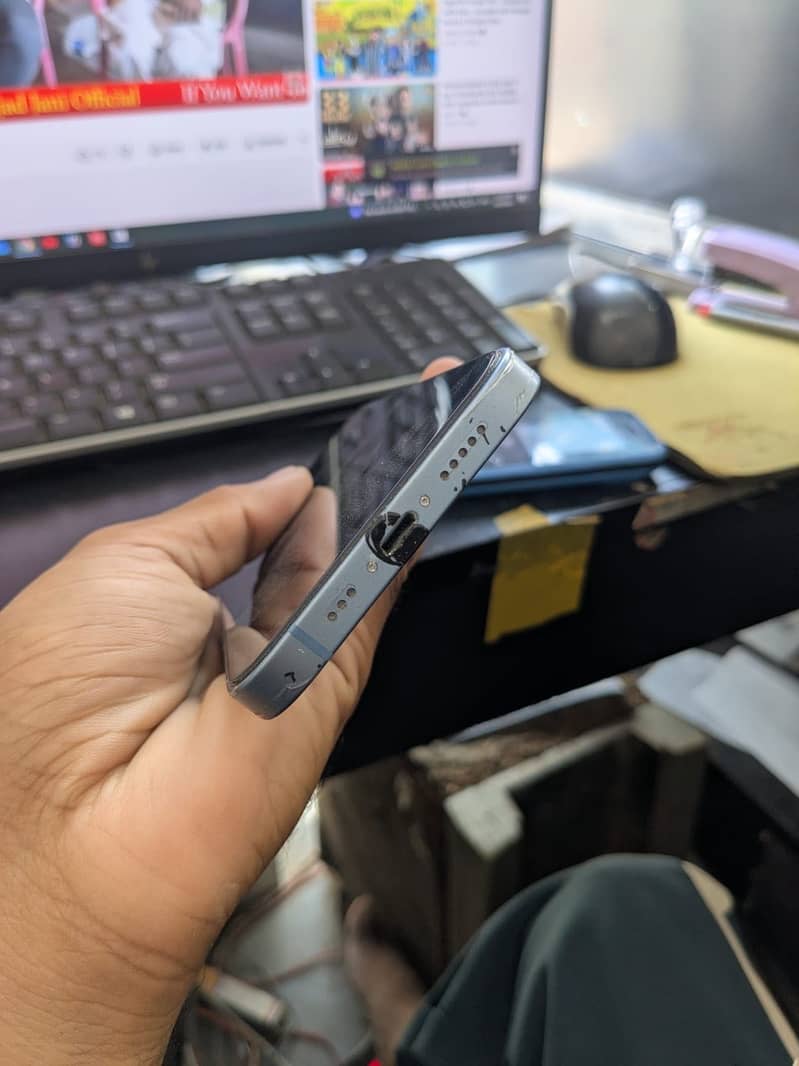 Apple iPhone 14 4