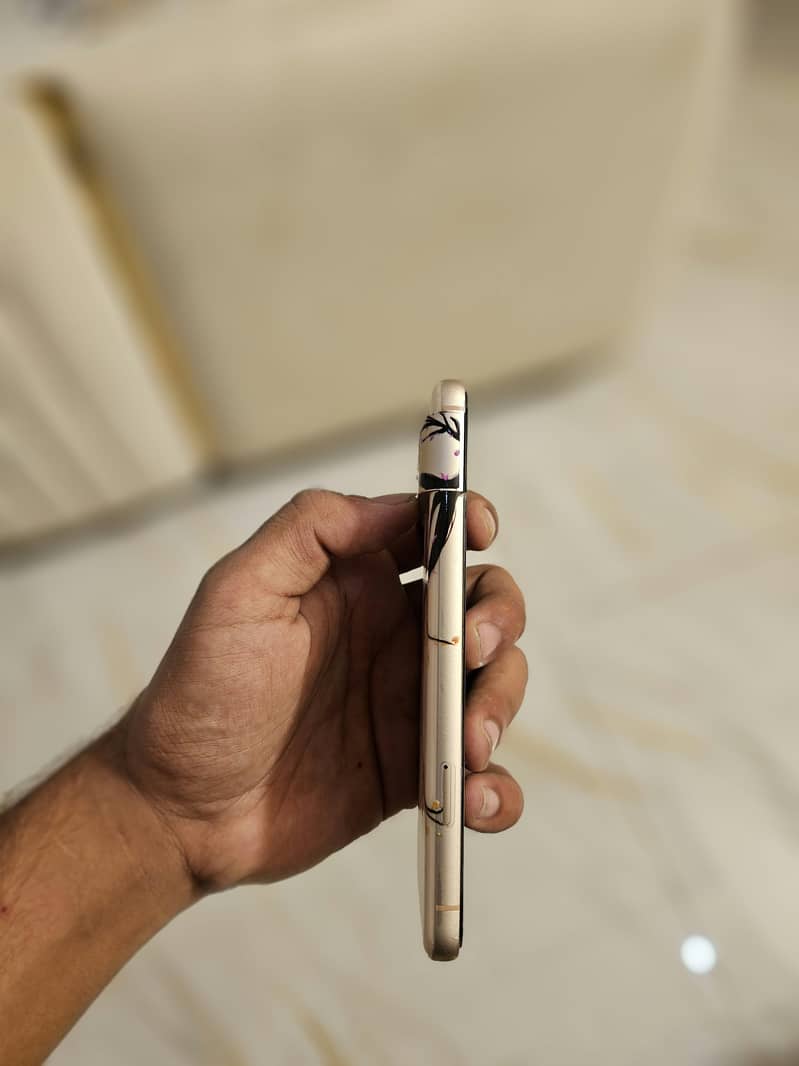 Google Pixel 8 4