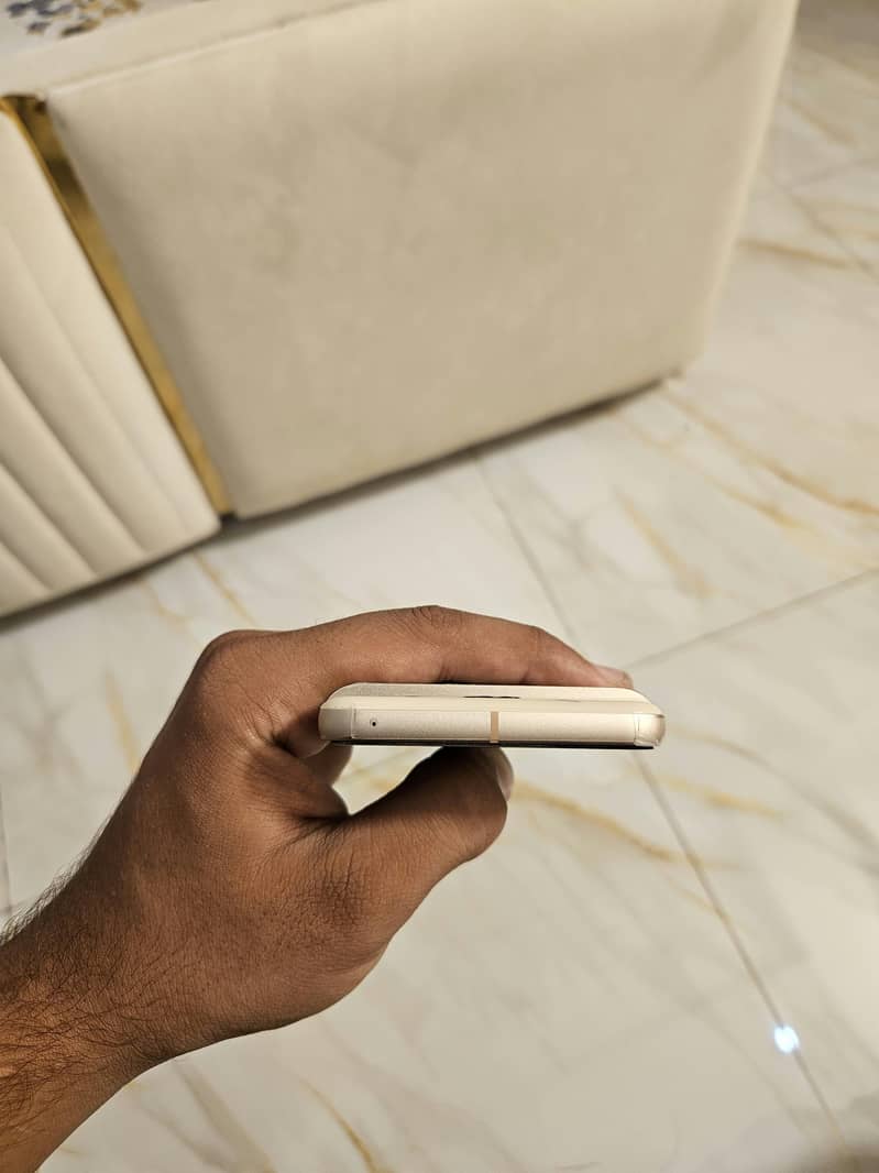 Google Pixel 8 5