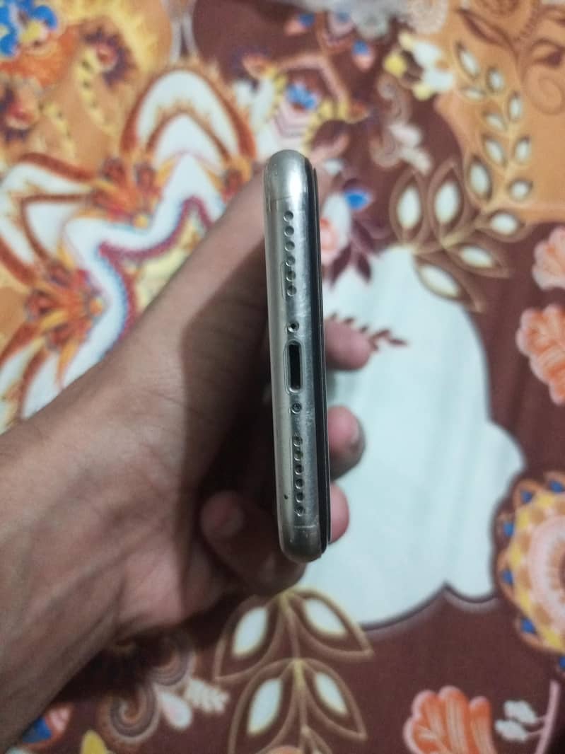 Apple iPhone X 5