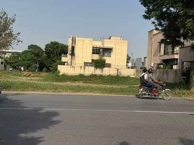 1 KANAL PLOT FOR SALE IN PHASE 4 BLOCK HH