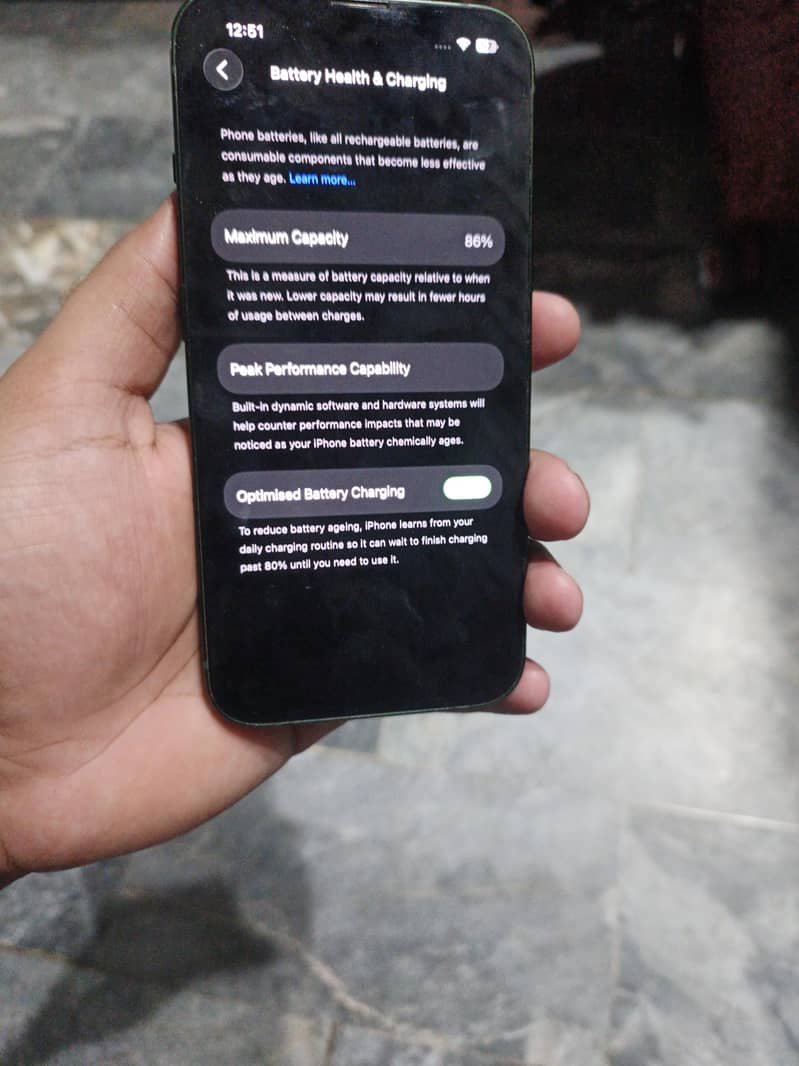 Apple iPhone 13 8