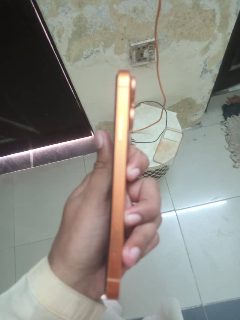 Apple iPhone 11 3