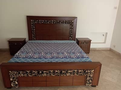 Like new complete Bed Set