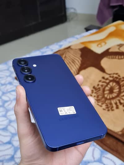 Samsung Galaxy S25 (12/128)